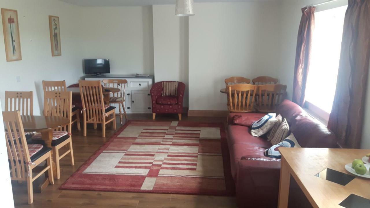 Marty'S Halfway House Hotel Westport Kültér fotó